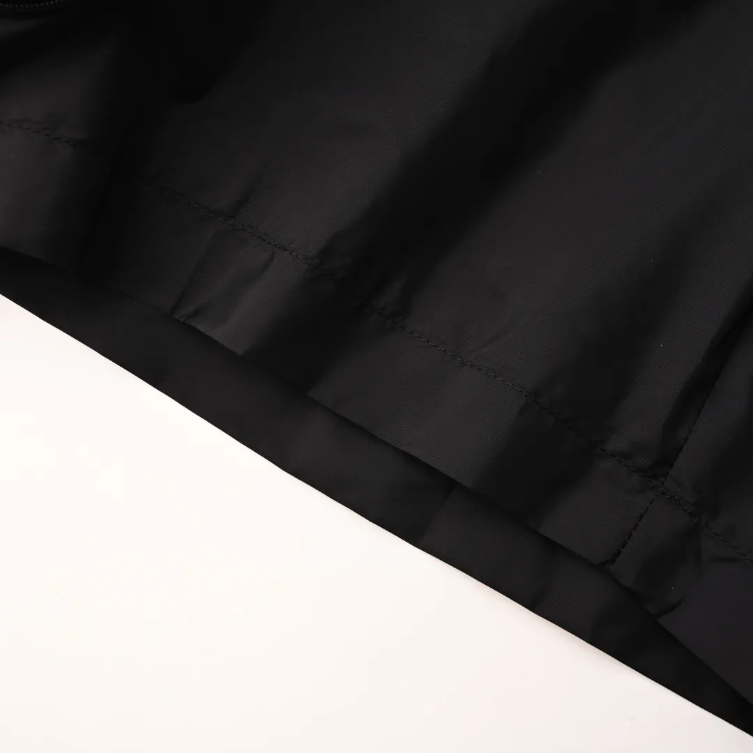 MONCLER MC 100% ， ， 150g/㎡ ， ， 。 ， 。 、 、 ， 。 ， Breathable ， 。 ， ， ， 。 ， ， ， 。 ， 2.2mm， ， ， 12 ， 。 Size：S-XL
